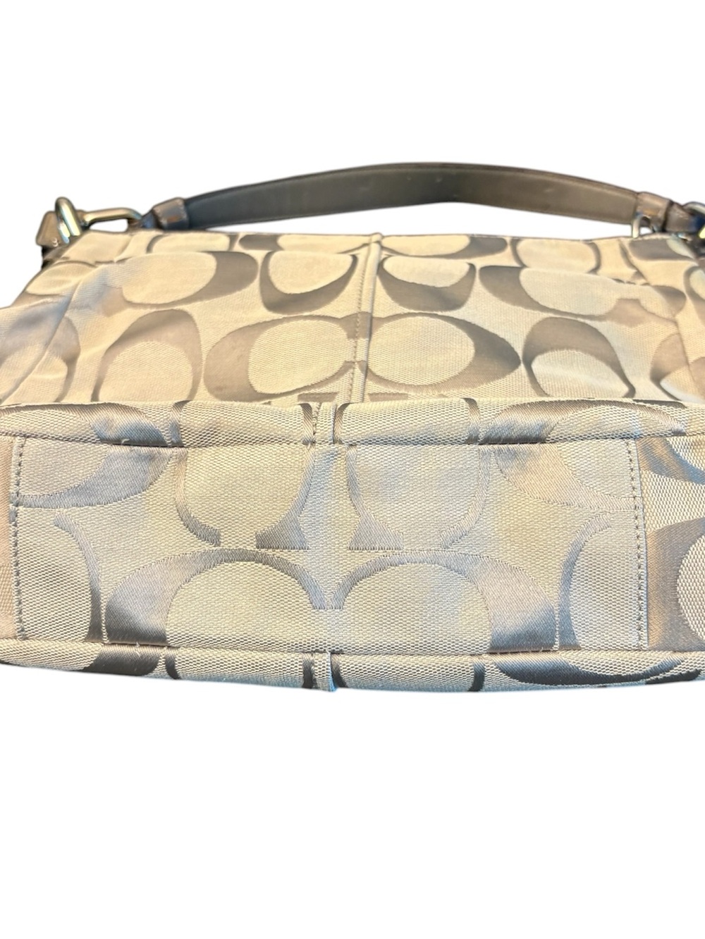 Authentic COACH Chelsea Ashlyn Signature C's Shoulder Bag Purse Silver Grey - Picture 5 of 9